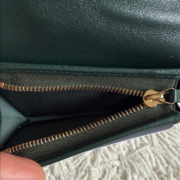 Gucci Dark Green Quilted Leather Wallet - Picture 8 of 12